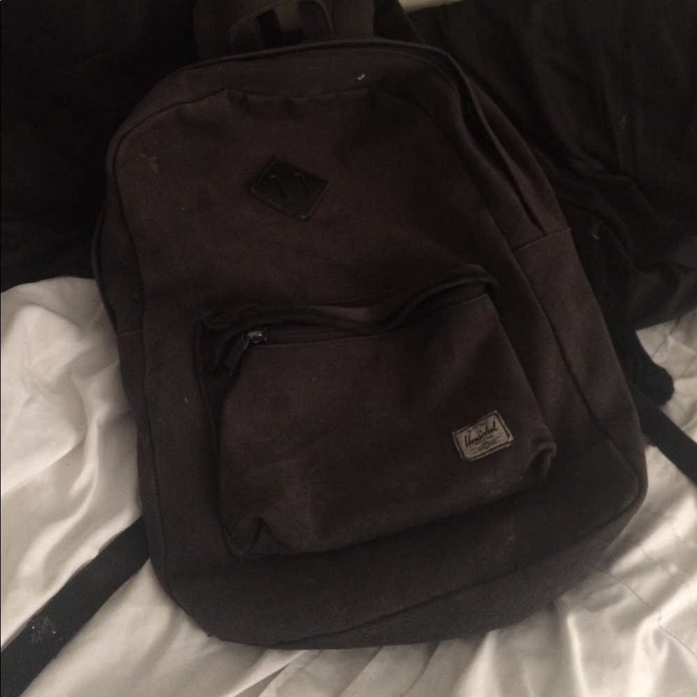black herschel backpack